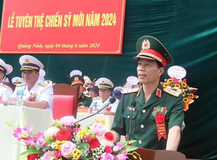 Trung tướng Nguyễn Trọng Bình dự Lễ tuyên thệ chiến sĩ mới ở Lữ đoàn 147, Vùng 1 Quân chủng Hải quân